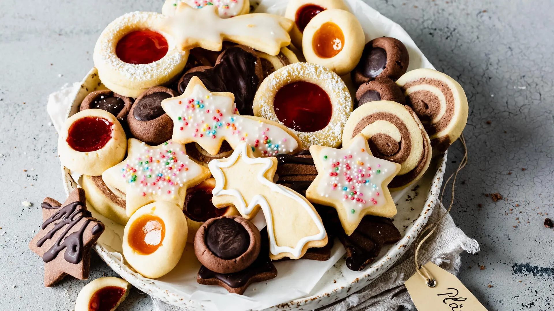 Video-Poster: Dési zeigt das Grundrezept für Plätzchenteig mit dem Thermomix®