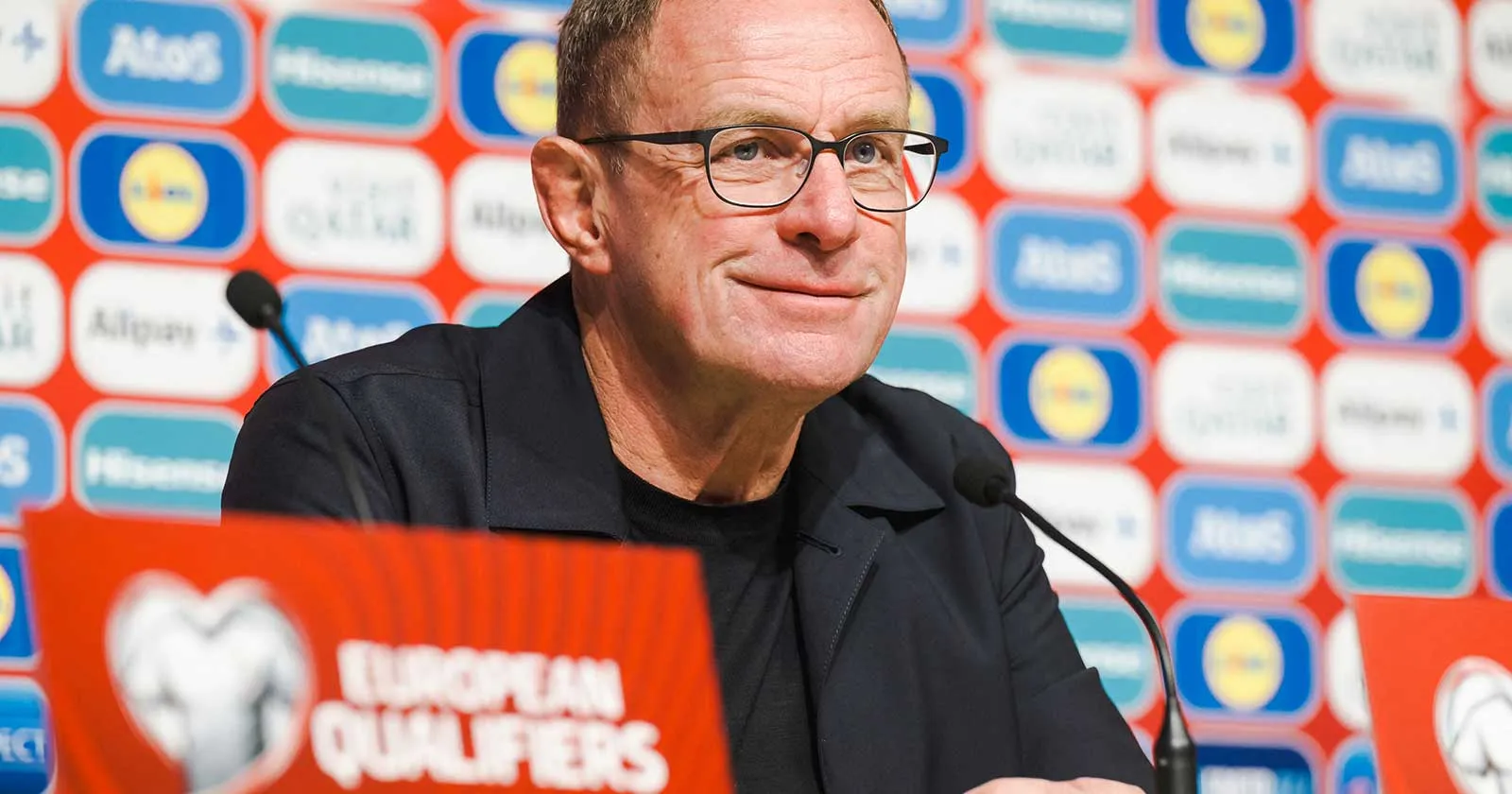 Ralf Rangnick bei einer Pressekonferenz nach dem EM 2024-Qualifikationsspiel zwischen Estland und Österreich am 16. November 2023. (Foto: RAIGO PAJULA / AFP)