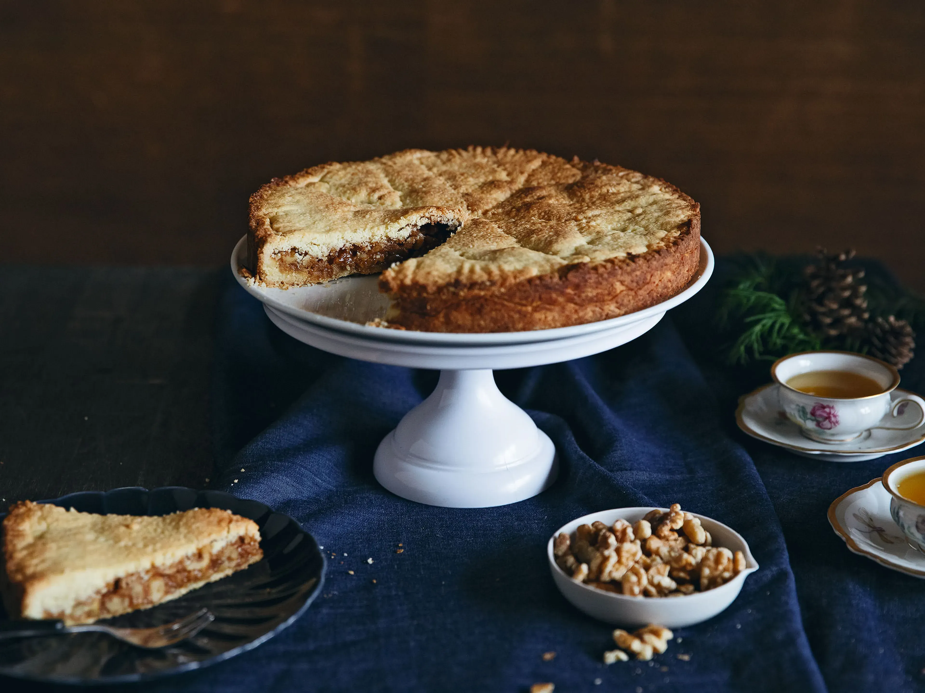 Bündner Nusstorte (Swiss walnut cake)