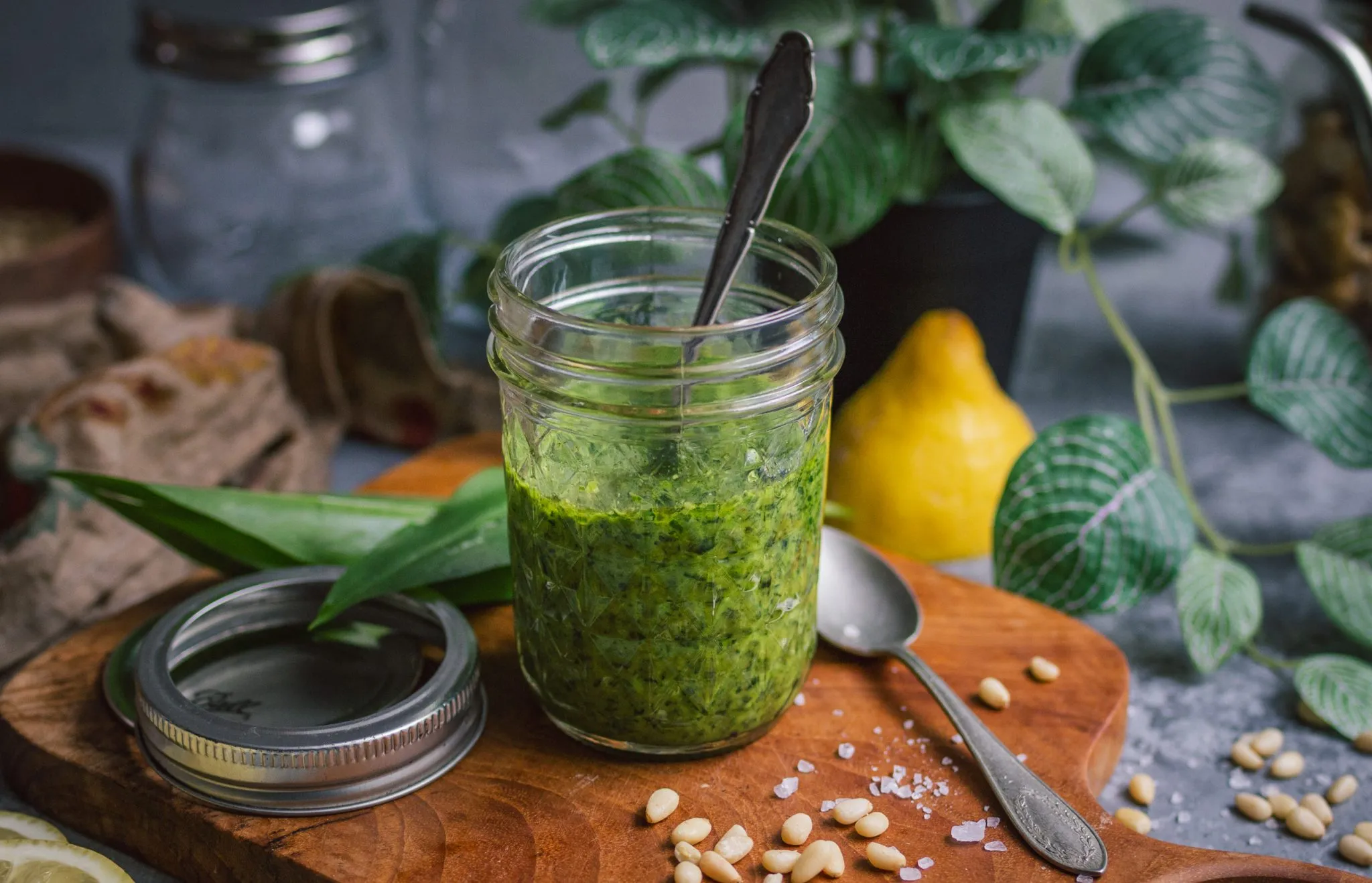 Das beste vegane Bärlauch-Pesto