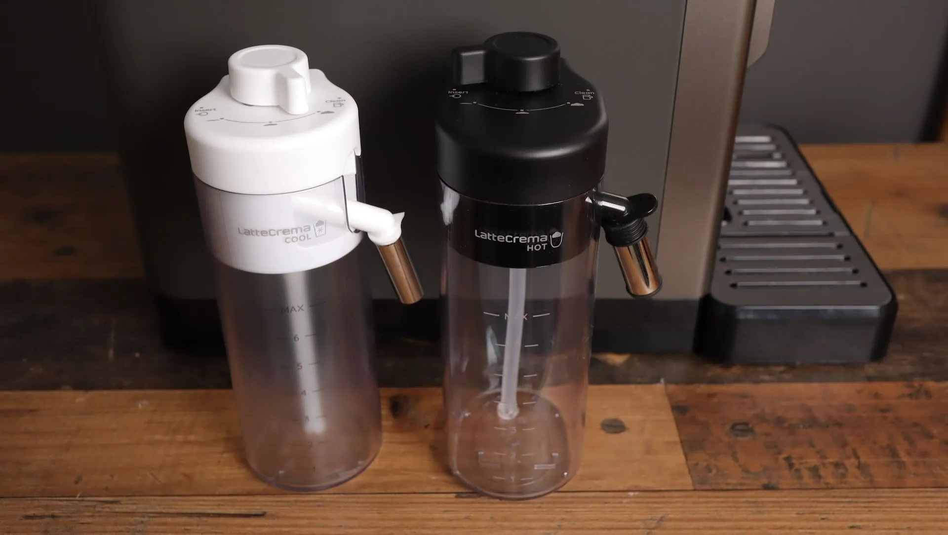 DeLonghi Eletta Explore Milchbehälter für heiße und kalte Milch