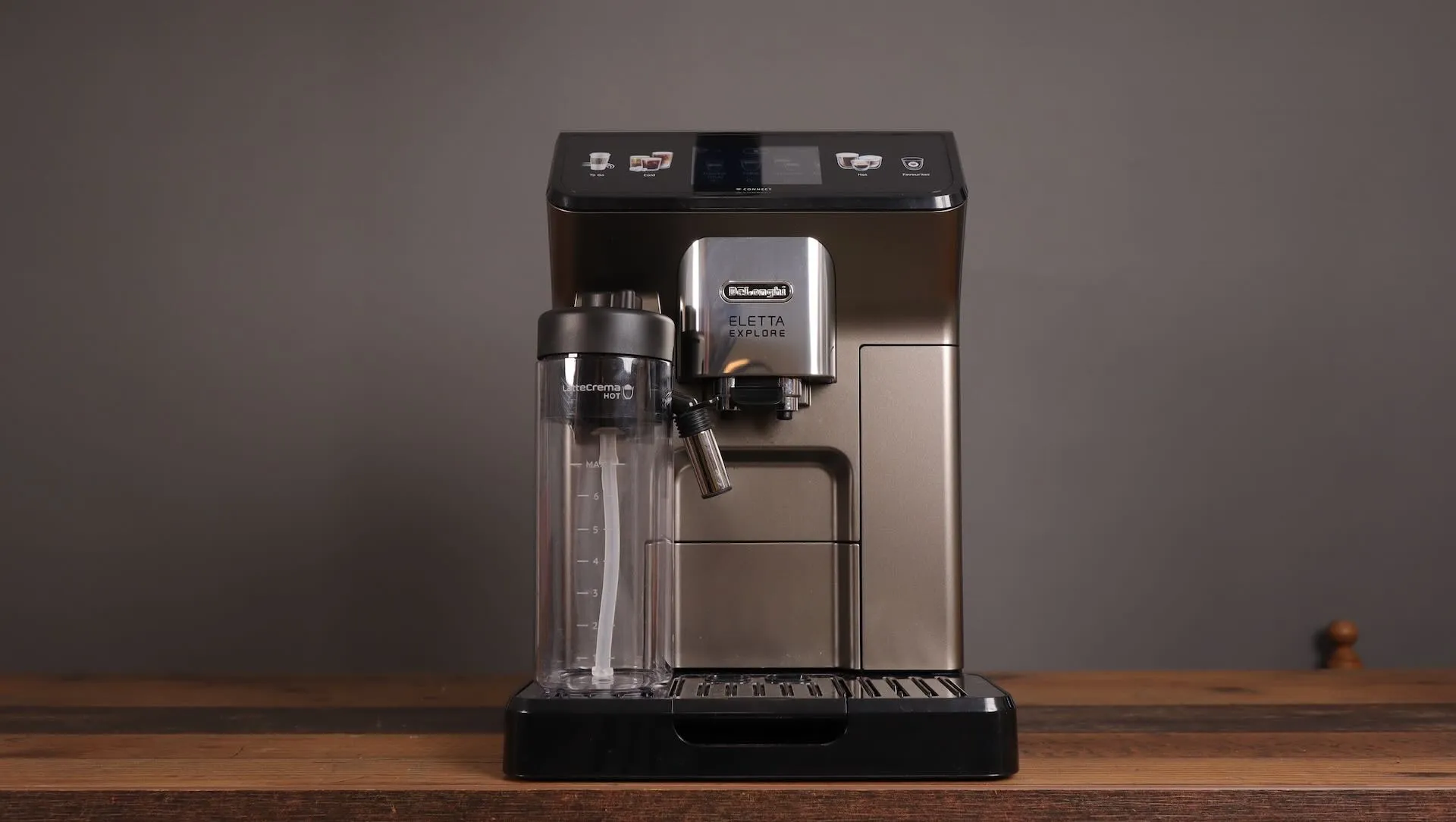 DeLonghi Eletta Explore mit LatteCrema Milchsystem