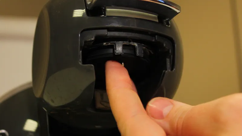 Difusorplatte andrücken und fixieren