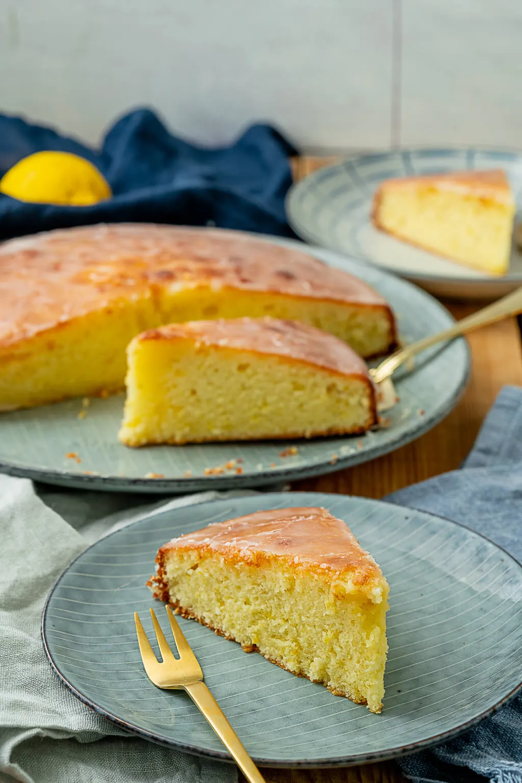 Du brauchst nur wenige Zutaten für den getränkten Zitronenkuchen