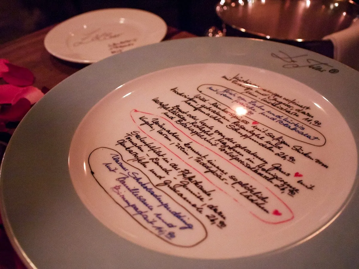 Ein gemütlicher Essbereich mit traditioneller Einrichtung