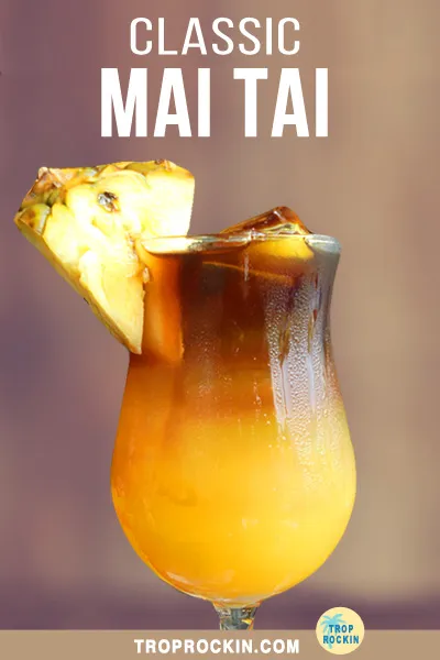 Ein Mai Tai Getränk isoliert, bereit zum Genuss