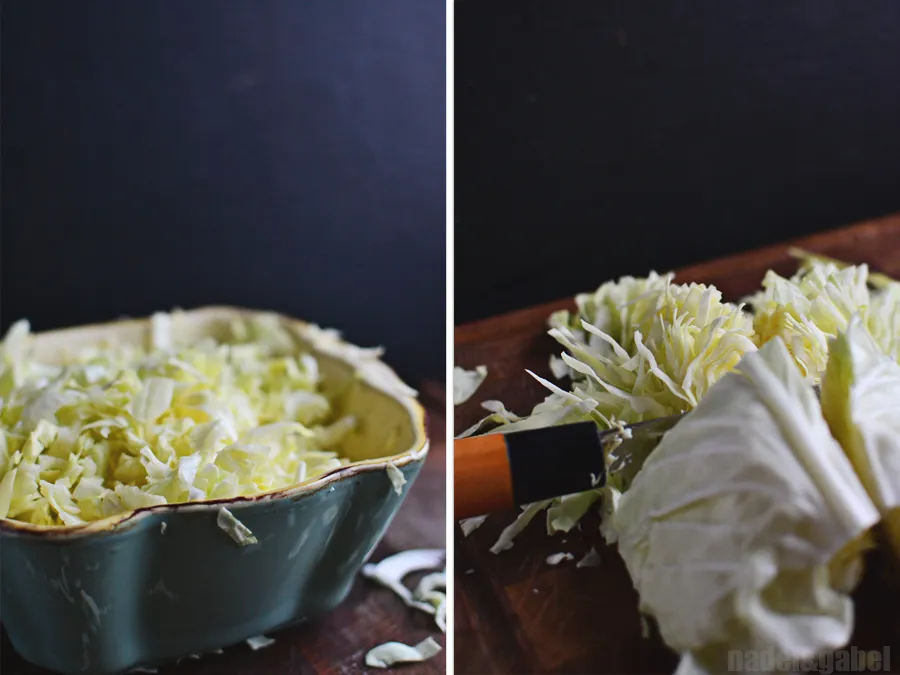 Ein Stapel von Jamie Olivers Kochbuch "Comfort Food"