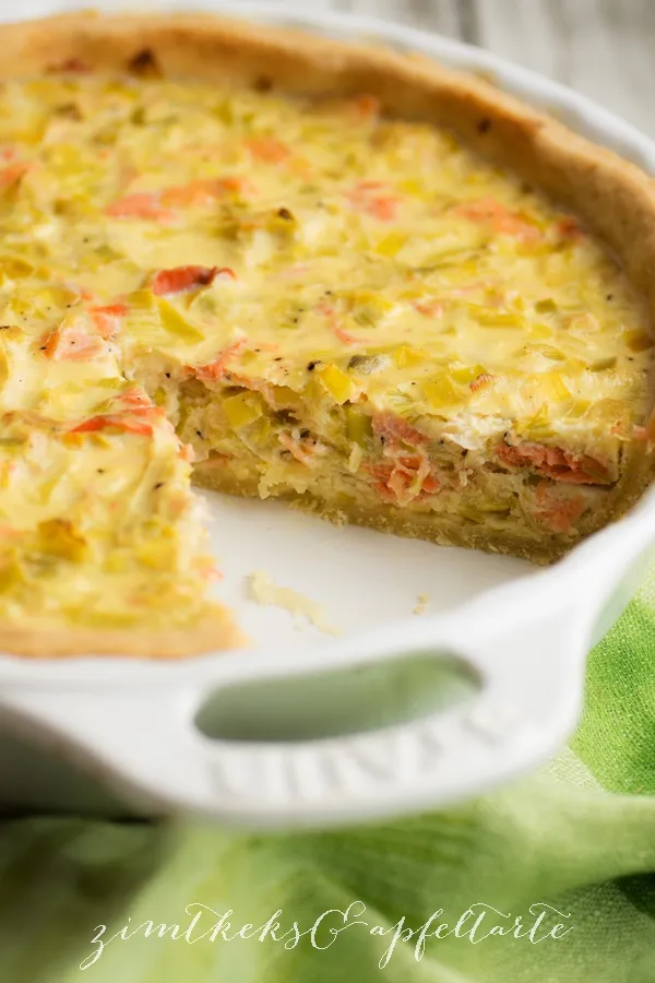 Einfache Lachsquiche mit Porree, ideal für Ostern