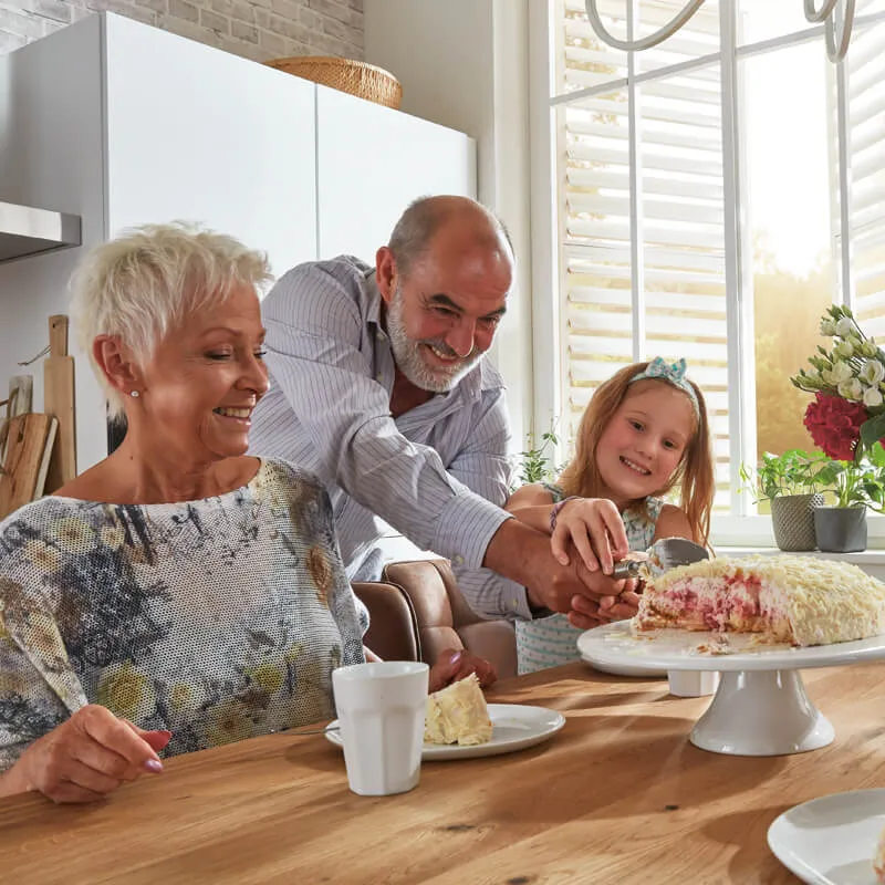Familienküche, die schnell verfügbar ist und Raum für eine sorgenfreie Zukunft bietet