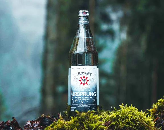 Gerolsteiner Ursprung Mineralwasser in der Glasflasche