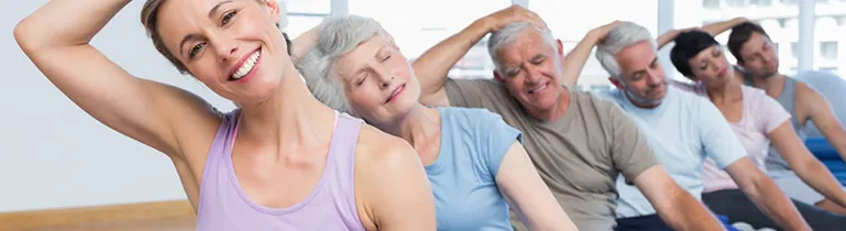 Gruppe beim Fitness-Training zur Gesundheitsförderung