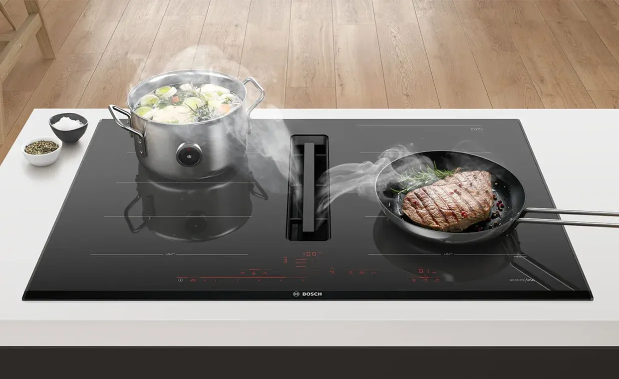 Induktionskochfeld mit integriertem Dunstabzug