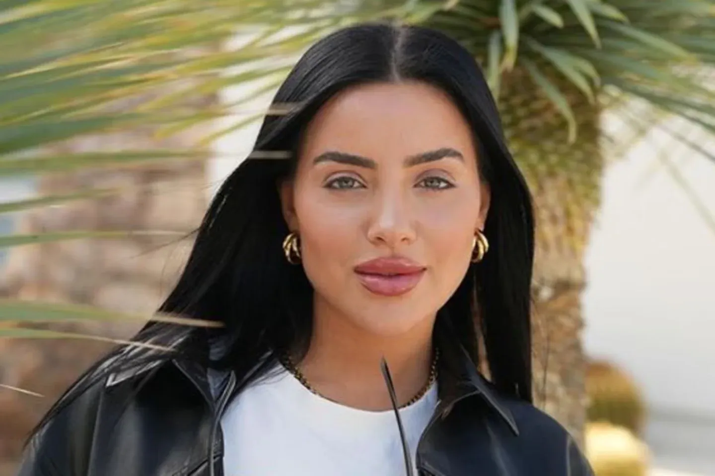 Influencerin Leyla Lahouar begeistert von Kikis Backtrennspray