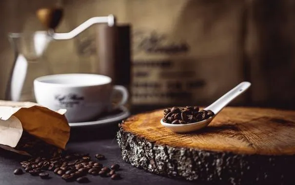 Kaffeebohnen in einem Sack