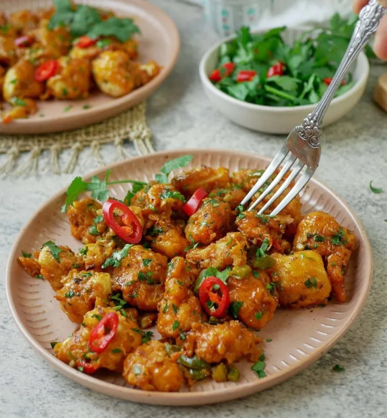Knusprige Blumenkohl Wings in einer würzigen Soße