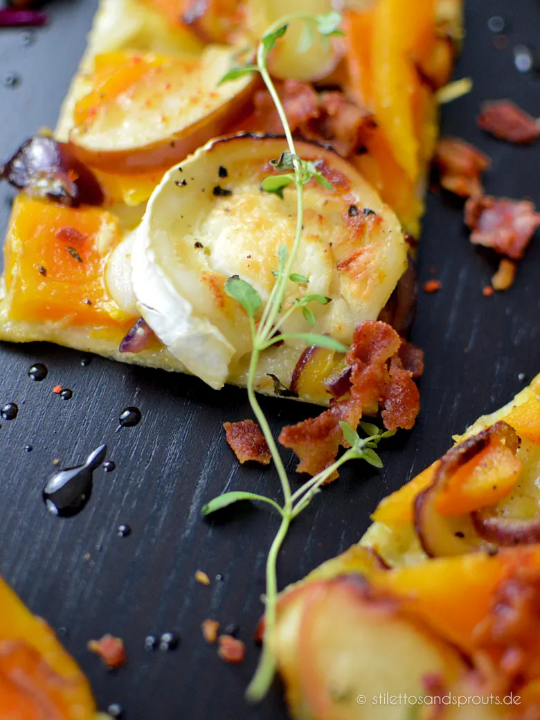 Kürbis-Flammkuchen mit Ziegenkäse