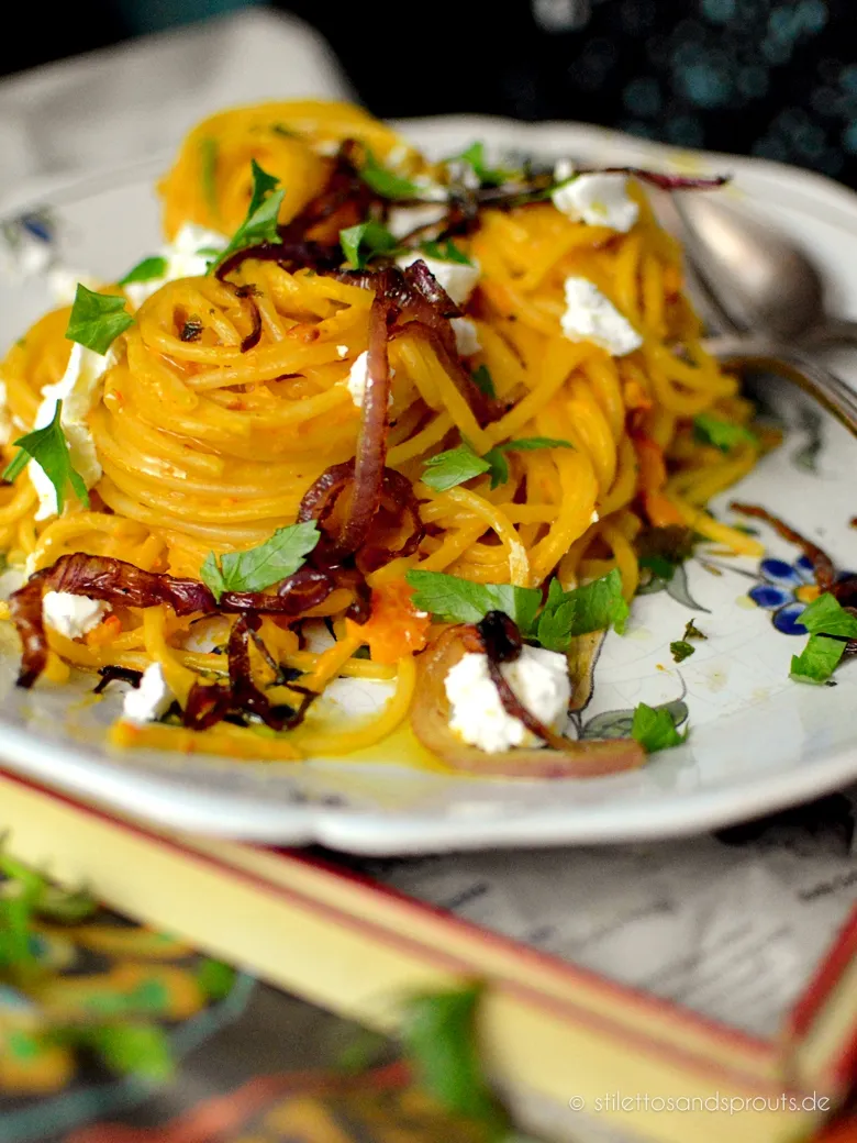 Kürbis-Pasta mit Ziegenfrischkäse