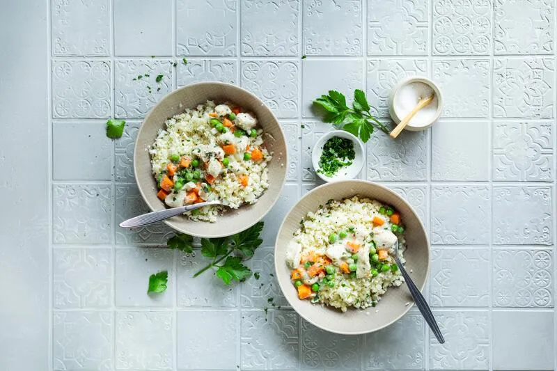 Low-Carb Hühnerfrikassee mit Blumenkohlreis