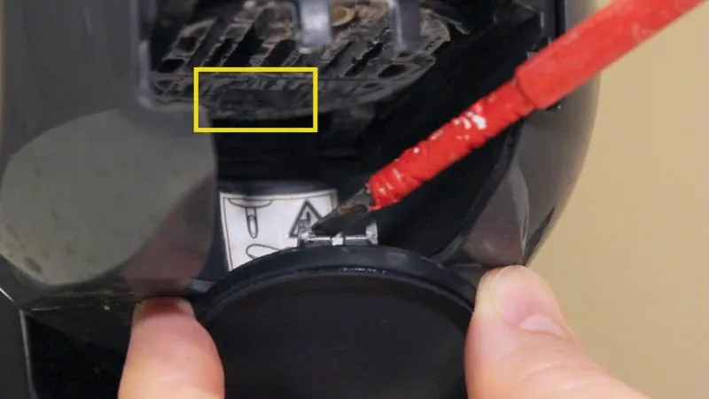 Nase der Platte an der richtigen Stelle ansetzen