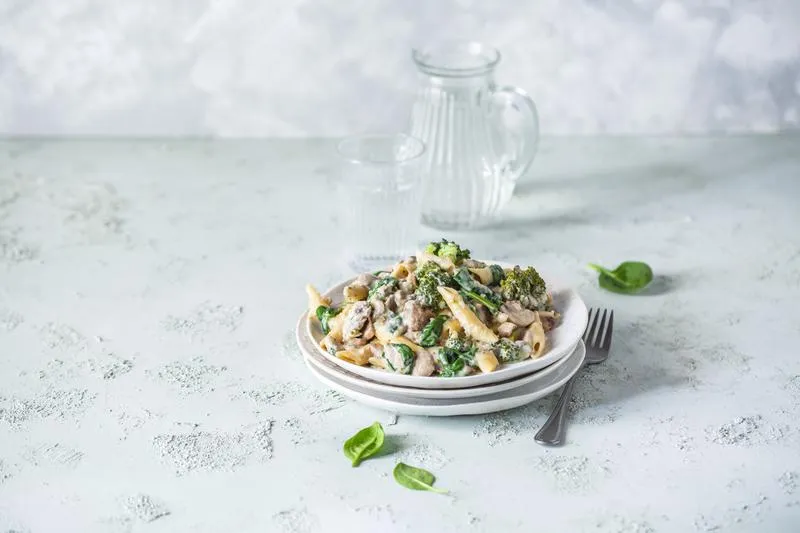 One-Pot-Pasta Primavera mit Brokkoli und Pilzen