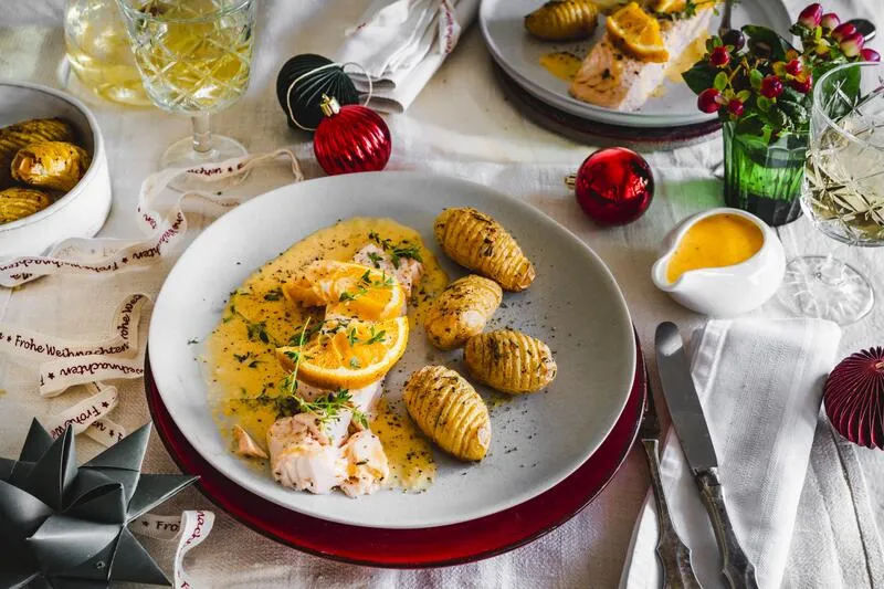 Orangen-Lachs aus dem Varoma mit Fächerkartoffeln