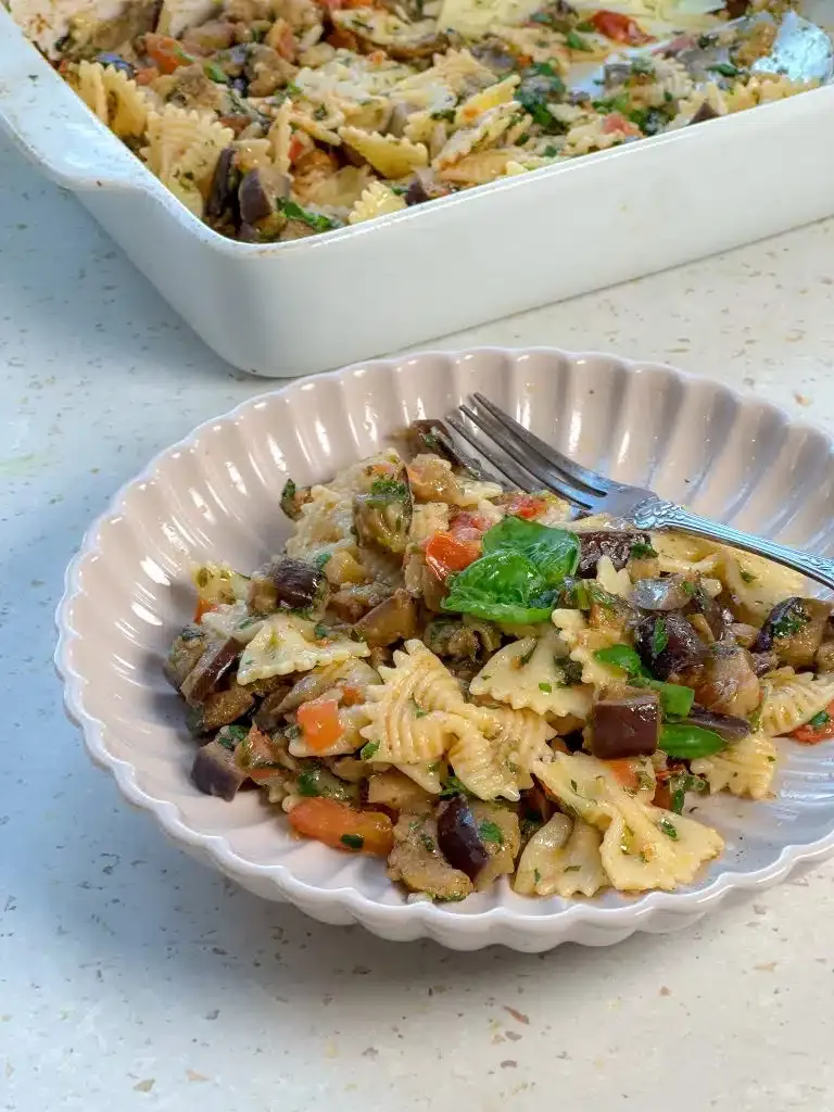 Pasta mit Ofengemüse, Auberginen und Tomaten