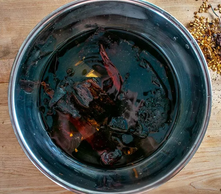 Rehydrieren von getrockneten Chilis