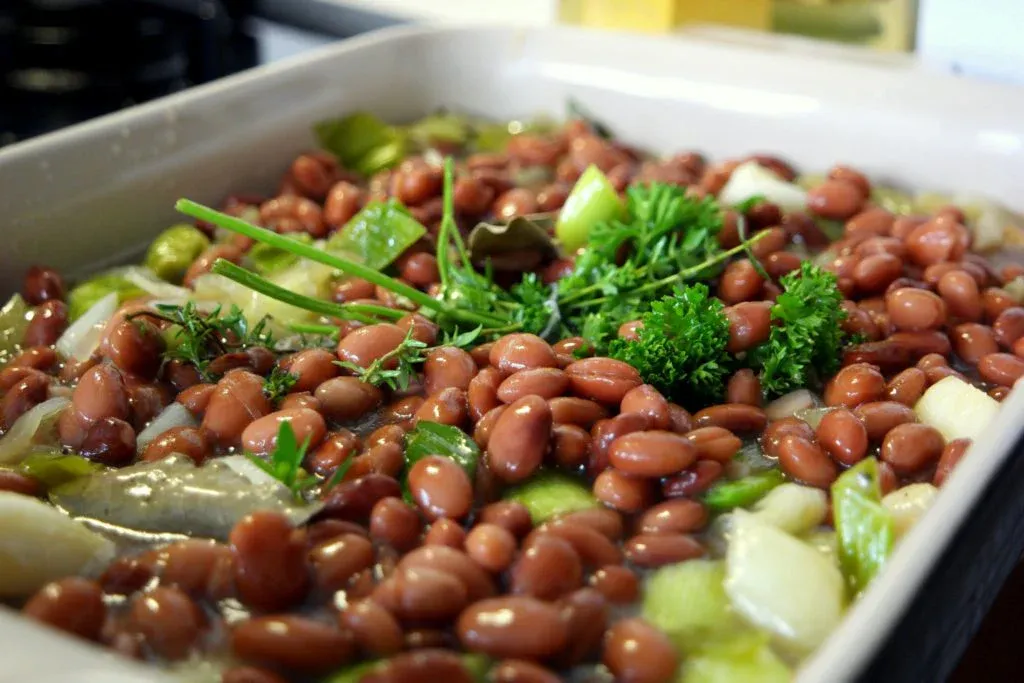 Sous-vide Lammkeule mit französischem Bohnengemüse