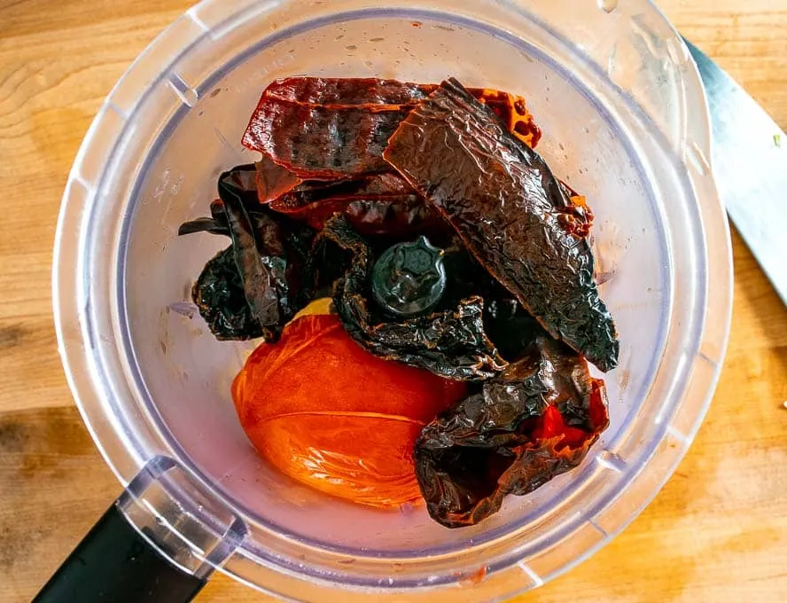 Zutaten für das Chili-Püree vor dem Mixen