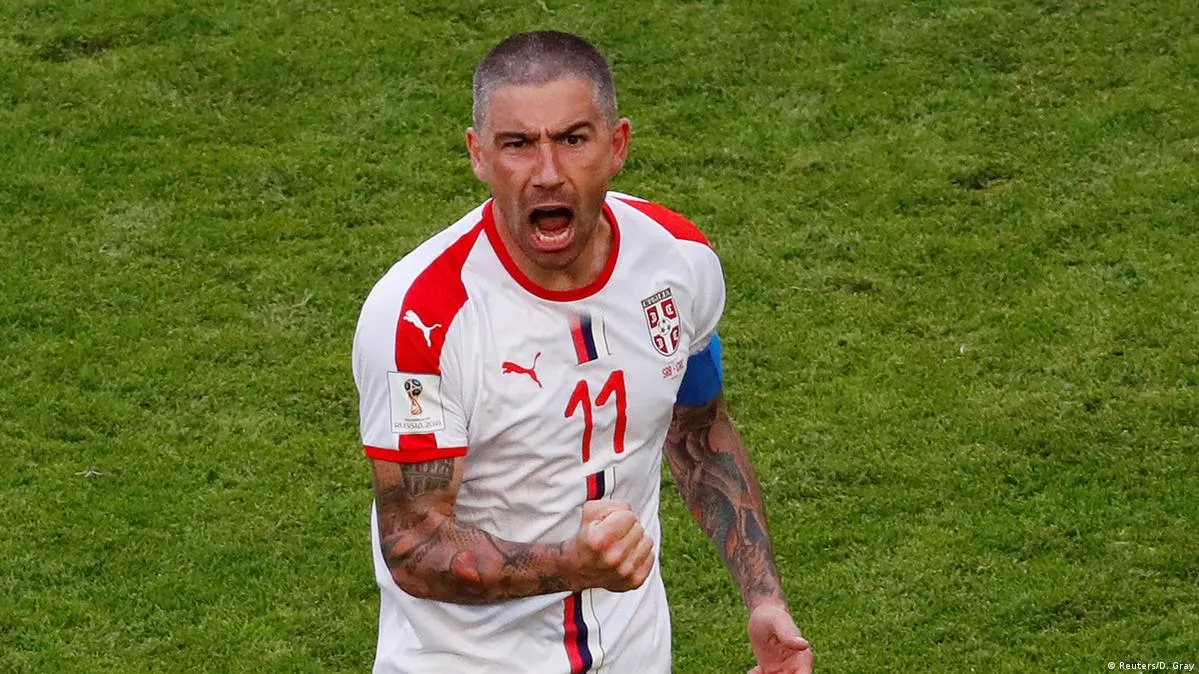 Aleksandar Kolarov erzielt per Freistoß das entscheidende Tor für Serbien gegen Costa Rica bei der WM 2018.