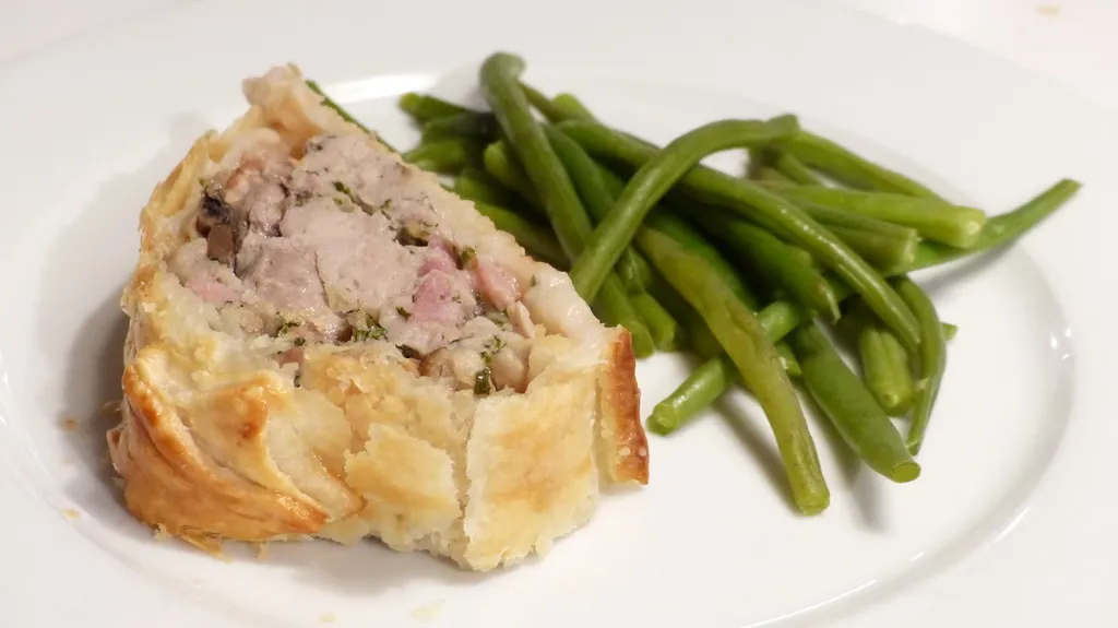 Anschnitt des Filet im Teig