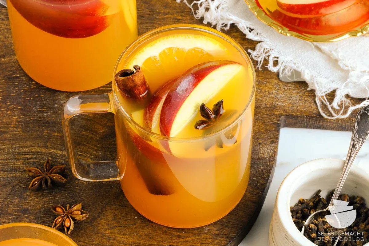 Apfelpunsch als Weihnachtsgetränk