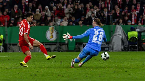 Bayern München feiert den Sieg im DFB-Pokal Achtelfinale
