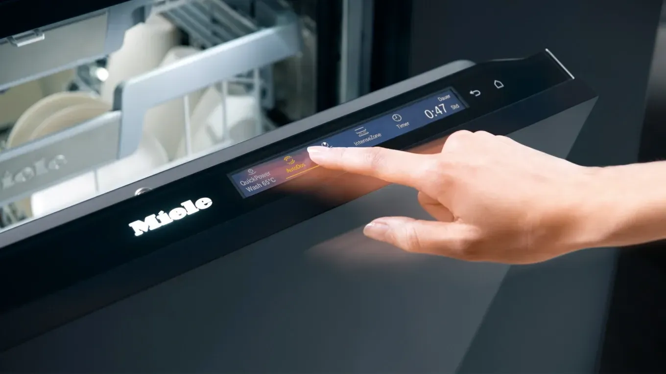 Bedienleiste am Miele Geschirrspüler mit AutoDos