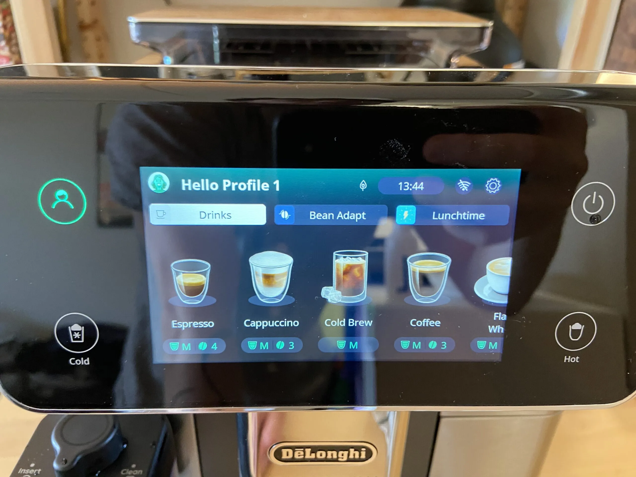 Benutzeroberfläche des DeLonghi Primadonna Aromatic Kaffeevollautomaten