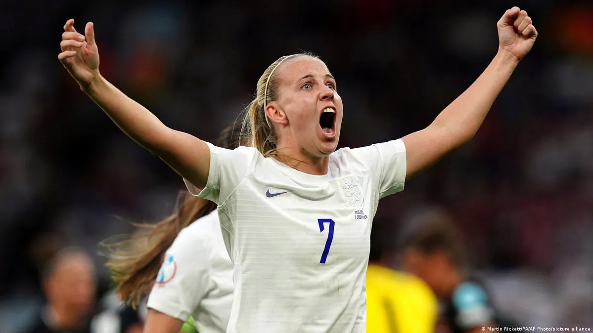 Beth Mead im Trikot der englischen Nationalmannschaft während der Frauen-EM 2022