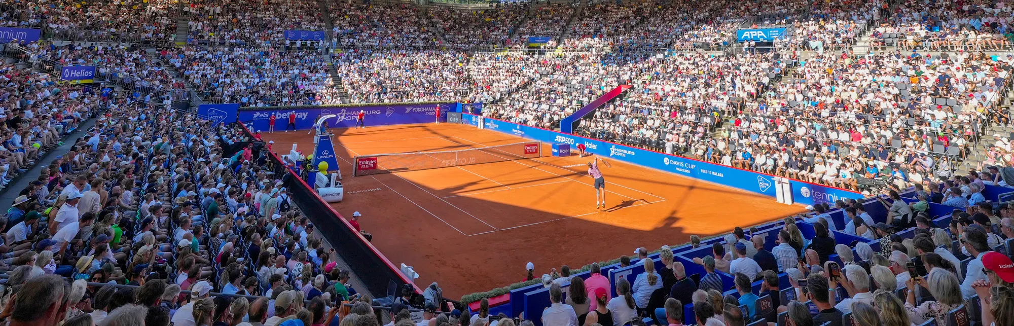 Blick auf das Tennisstadion Am Rothenbaum in Hamburg während der Bitpanda Hamburg Open