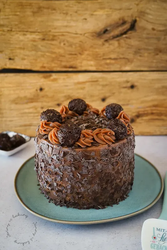 Brasilianische Brigadeiro-Schokotorte