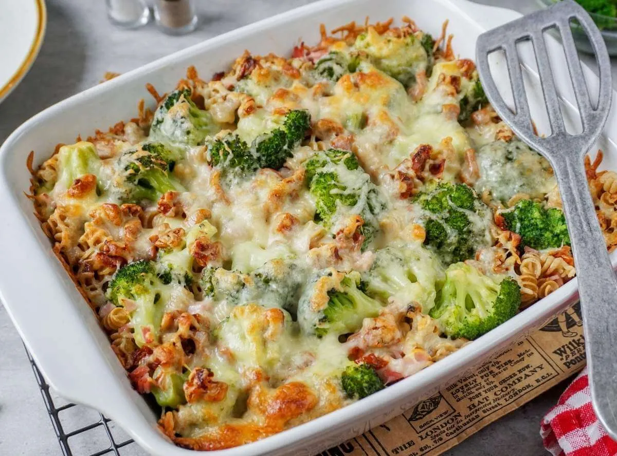 Brokkoli Auflauf mit Vollkornnudeln