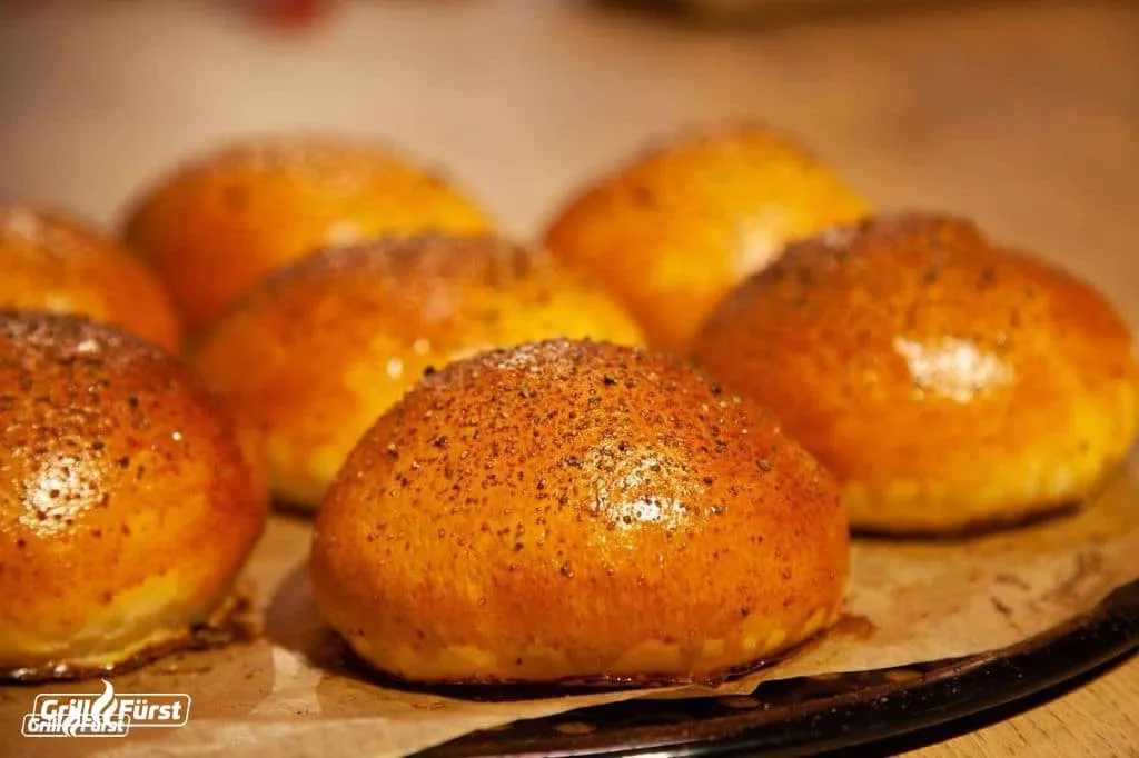 Burgerbrötchen backen