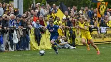 BVB Frauen bejubeln den Einzug ins Westfalenpokal-Finale gegen Arminia Bielefeld