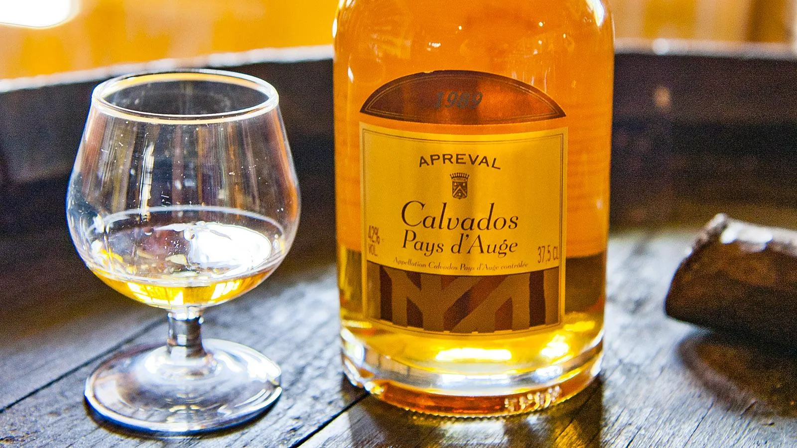 Calvados vom Manoir d’Apreval, ein beliebter Apfelbrand aus der Normandie