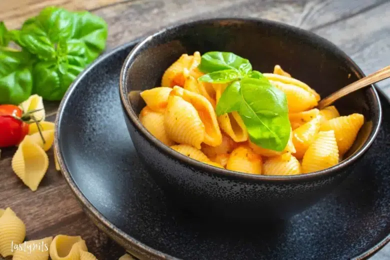 Conchiglioni in cremiger Tomatensauce