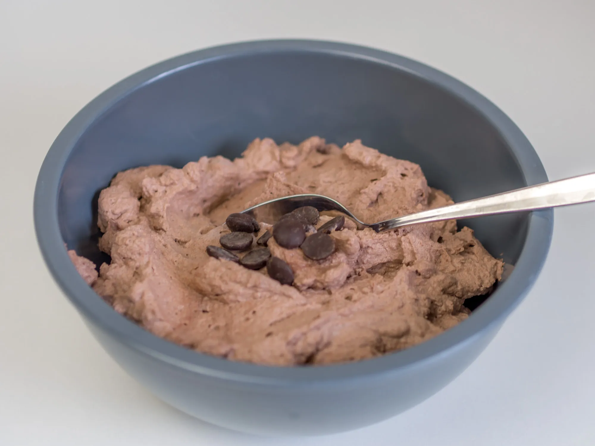 Cremige Schokosahne als Tortenfüllung