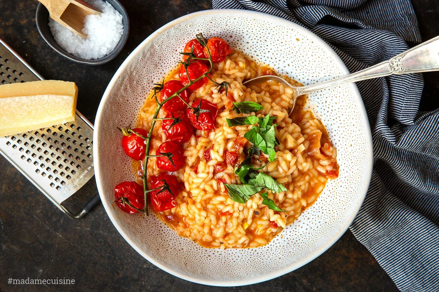 Cremiges Tomaten-Risotto mit geschmorten Kirschtomaten