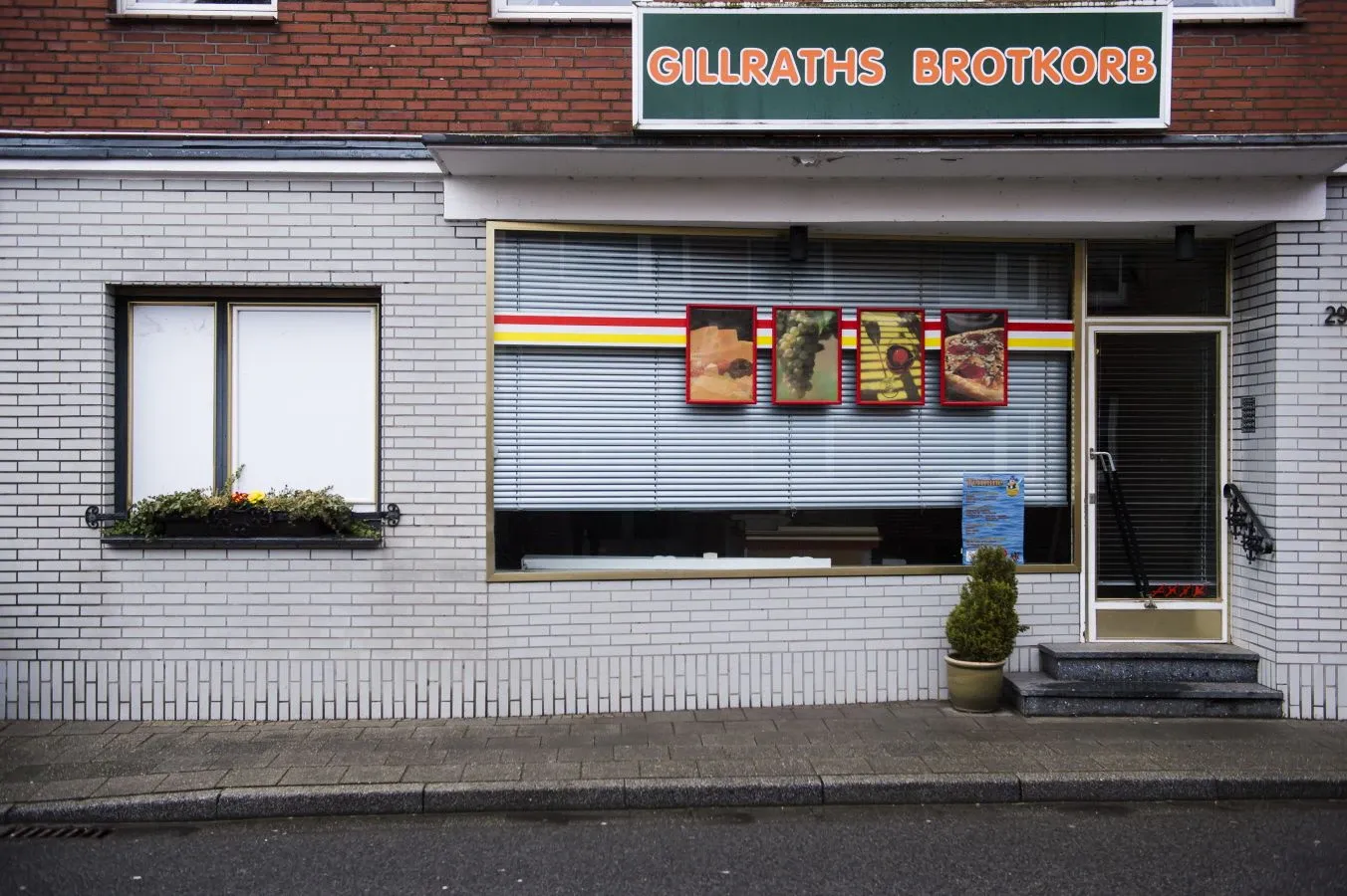 Das geschlossene Geschäft Gillraths Brotkorb in Keyenberg