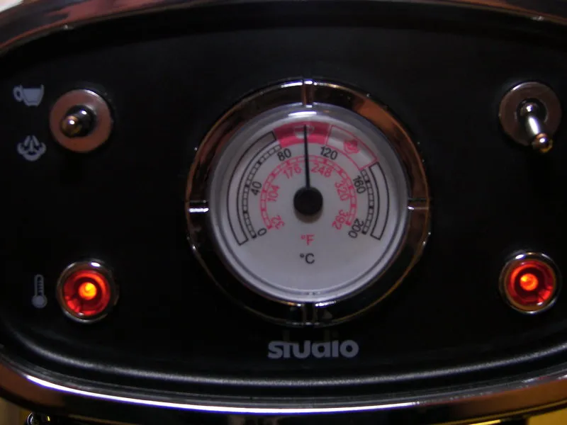 Das Thermometer der Siebträgermaschine