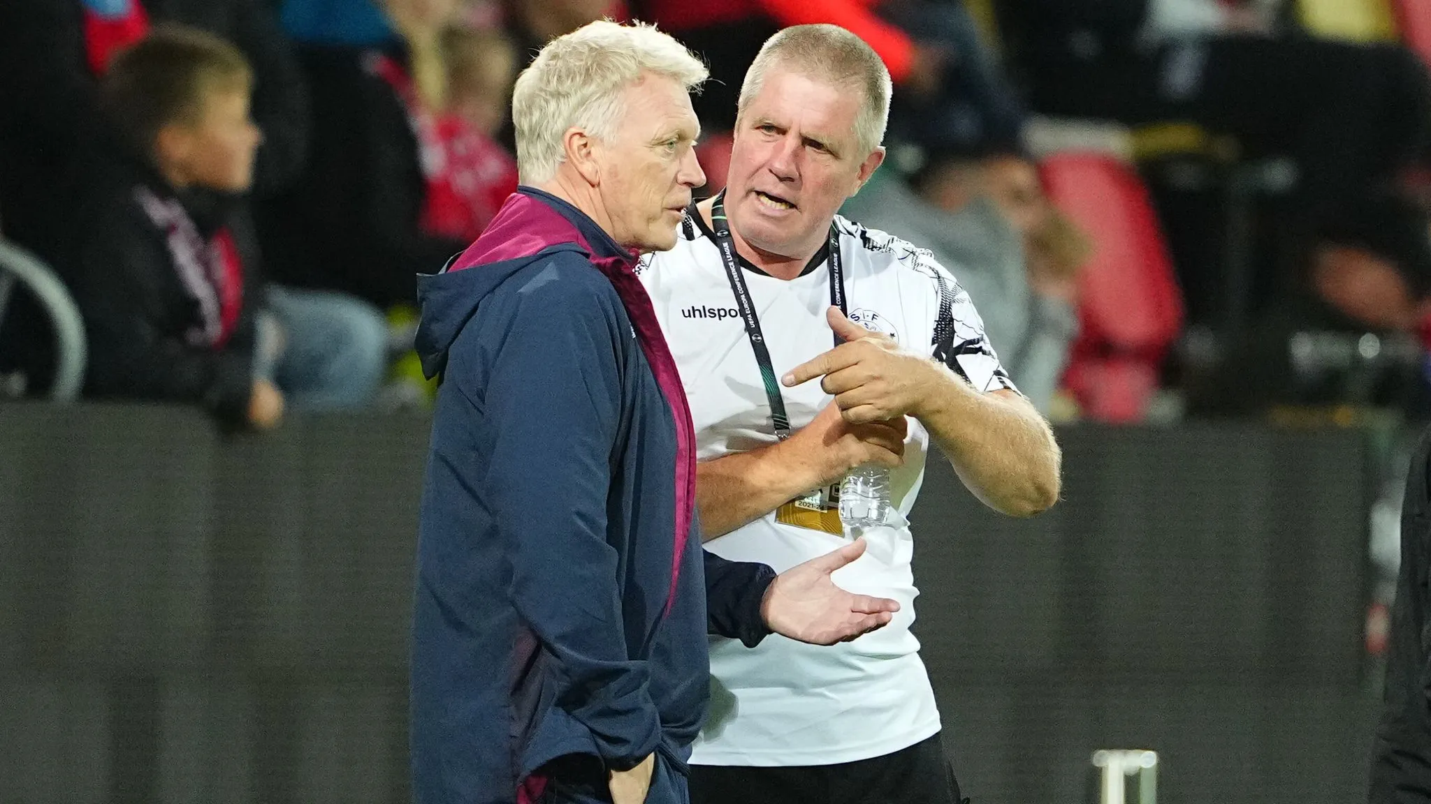 David Moyes beobachtet das Spiel von West Ham gegen Silkeborg