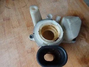 DeLonghi Mahlwerk freigelegt in der Kaffeemaschine