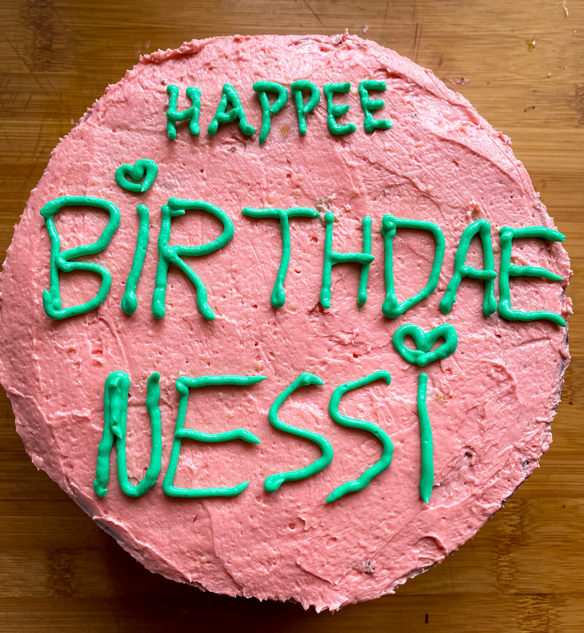 Der fertige Harry Potter Geburtstagskuchen mit der Aufschrift "Happee Birthdae"